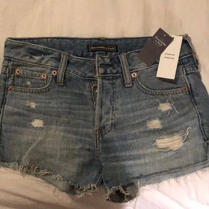 Abercrombie boyfriend short